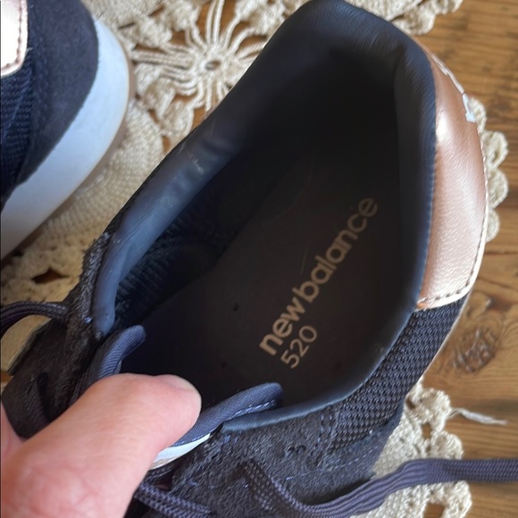 New Balance Blue and Pink Sneakers Athletic Design - Picture 2 of 10